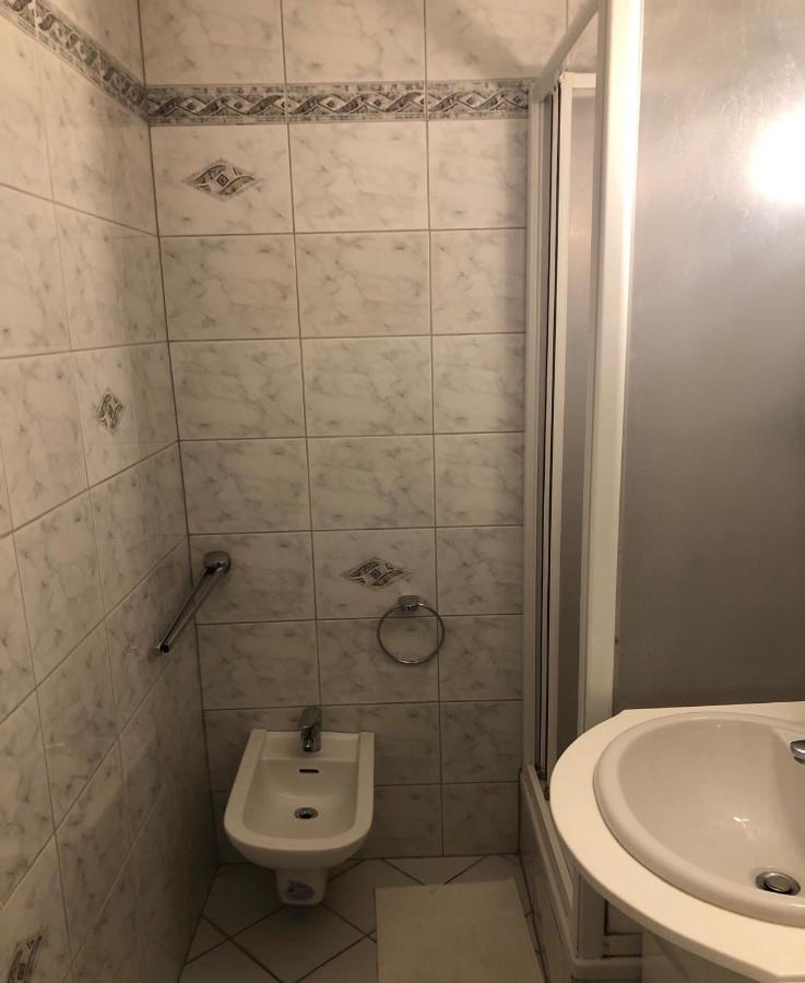 A Private Room In A Shared Apartment 비엔나 외부 사진